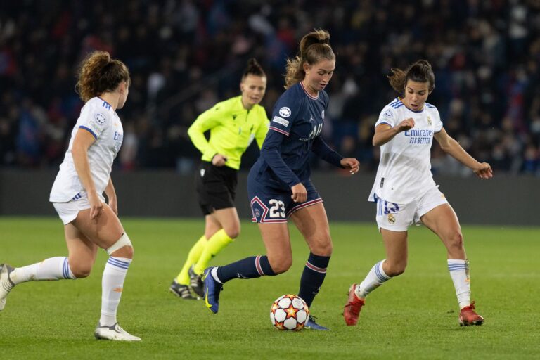 PSG qualify for quarter-finals as Chelsea grind out win