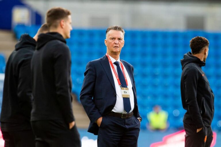 Dutch World Cup woes deepen after Van Gaal hurts hip