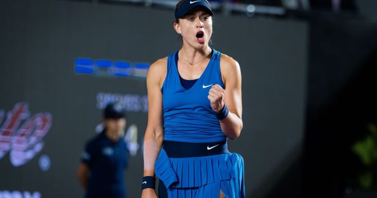 Badosa steamrolls Sabalenka in WTA Finals opener