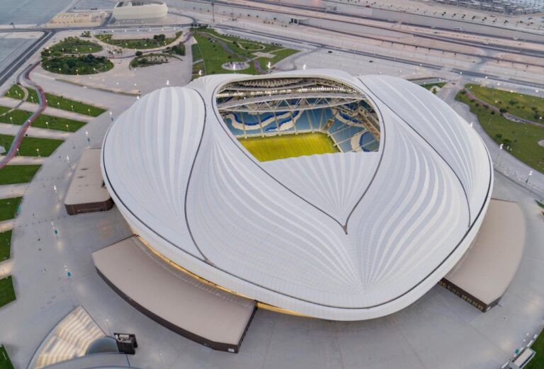ثمانية استادات فريدة تستقبل المشجعين من أنحاء العالم في مونديال قطر 2022