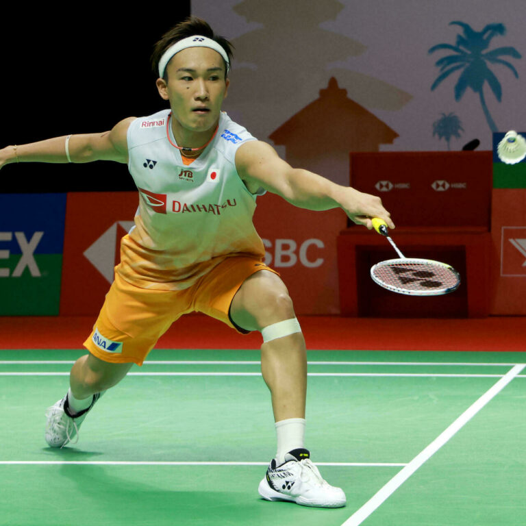 Badminton no.1 Momota powers into Bali semi-finals