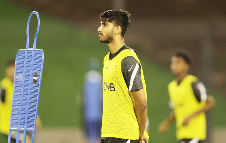 الحضرمي يلتحق بصفوف العنابي ..وبعثة المنتخب تغادر الى بلغراد غداً