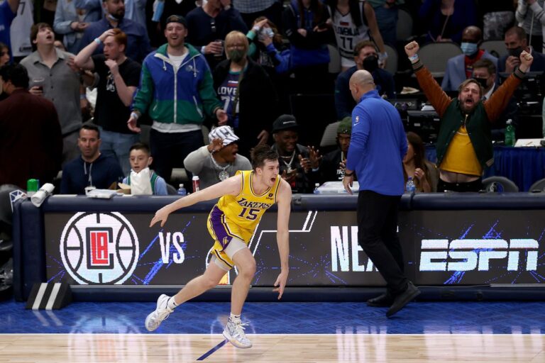 Rookie Reaves rescues Lakers in overtime win over Mavs