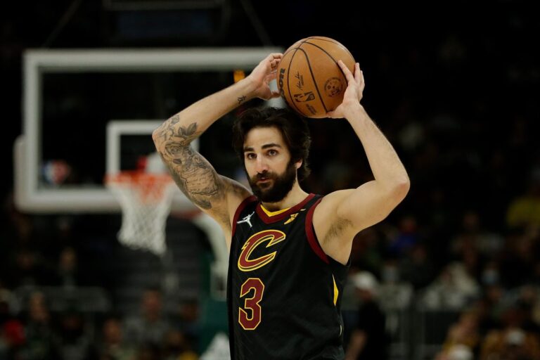 Cavs guard Rubio out or season with torn knee ligament