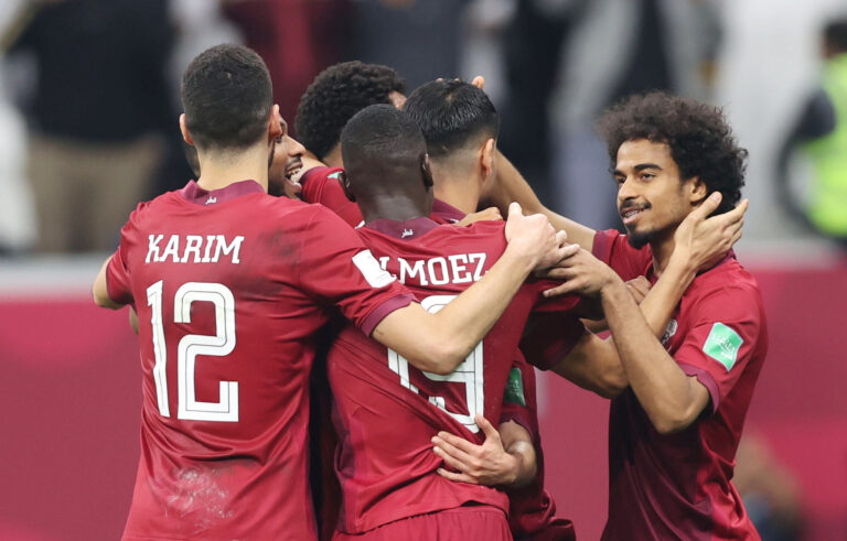 العنابي يثقل شباك الإماراتي بخماسية نظيفة ويبلغ نصف نهائي كأس العرب عن جدارة