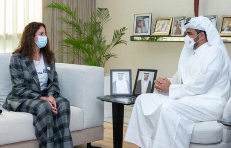 الشيخ جوعان بن حمد يستقبل السفيرة للشؤون الرياضية الفرنسية لورنس فيشر