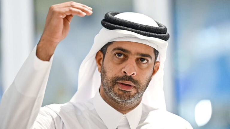 الخاطر: مرحباً بالأشقاء العرب..واعجبني حماس وشغف الجماهير