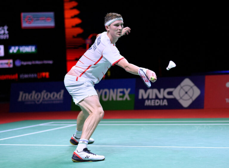 World Tour Finals: Axelsen advances to the next stage