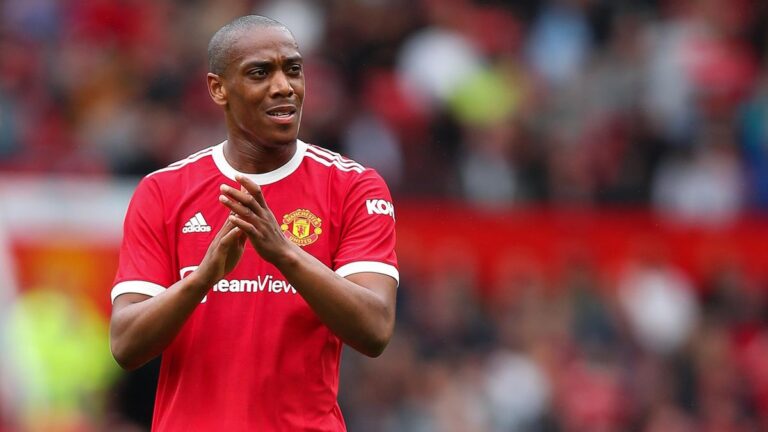 Man Utd and Sevilla agree loan deal for Martial