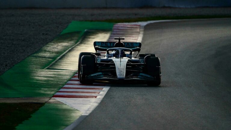 Hamilton, Russell on top, Verstappen pays ‘no attention’ to times